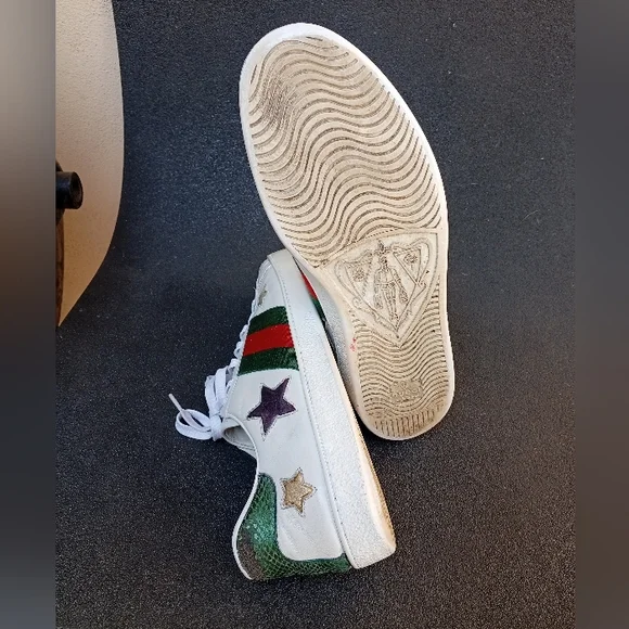 Gucci Brooklyn White Sneakers with Red Star Accents - Picture 6 of 12